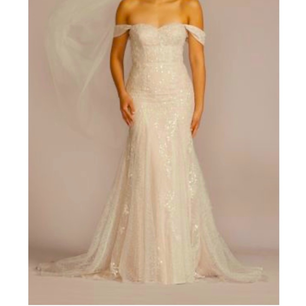BRAND NEW NEVER BEEN WORN David’s Bridal wedding dress